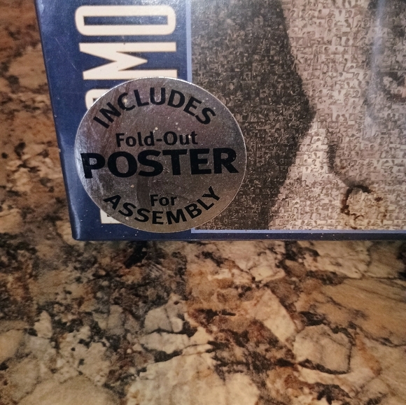 Photomosaics 1000 Piece Elvis Puzzle By Robert Silvers. New Inbox - Picture 5 of 5